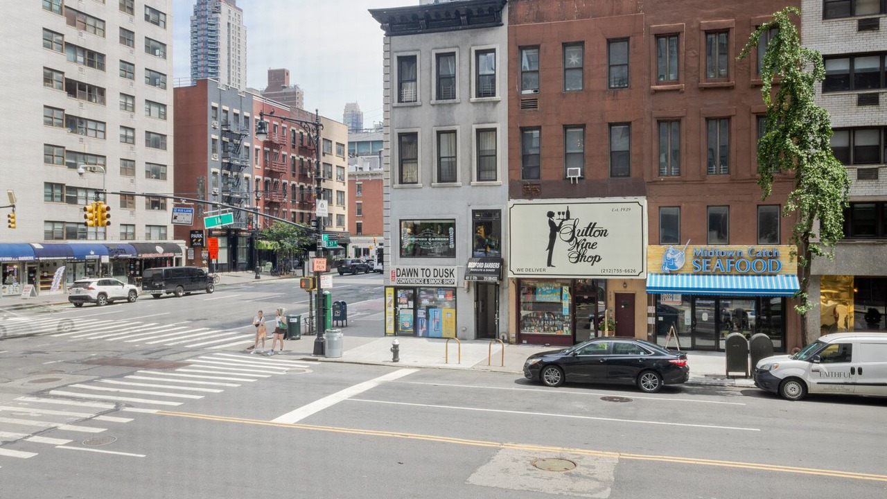 Photo of Others in Sutton Place