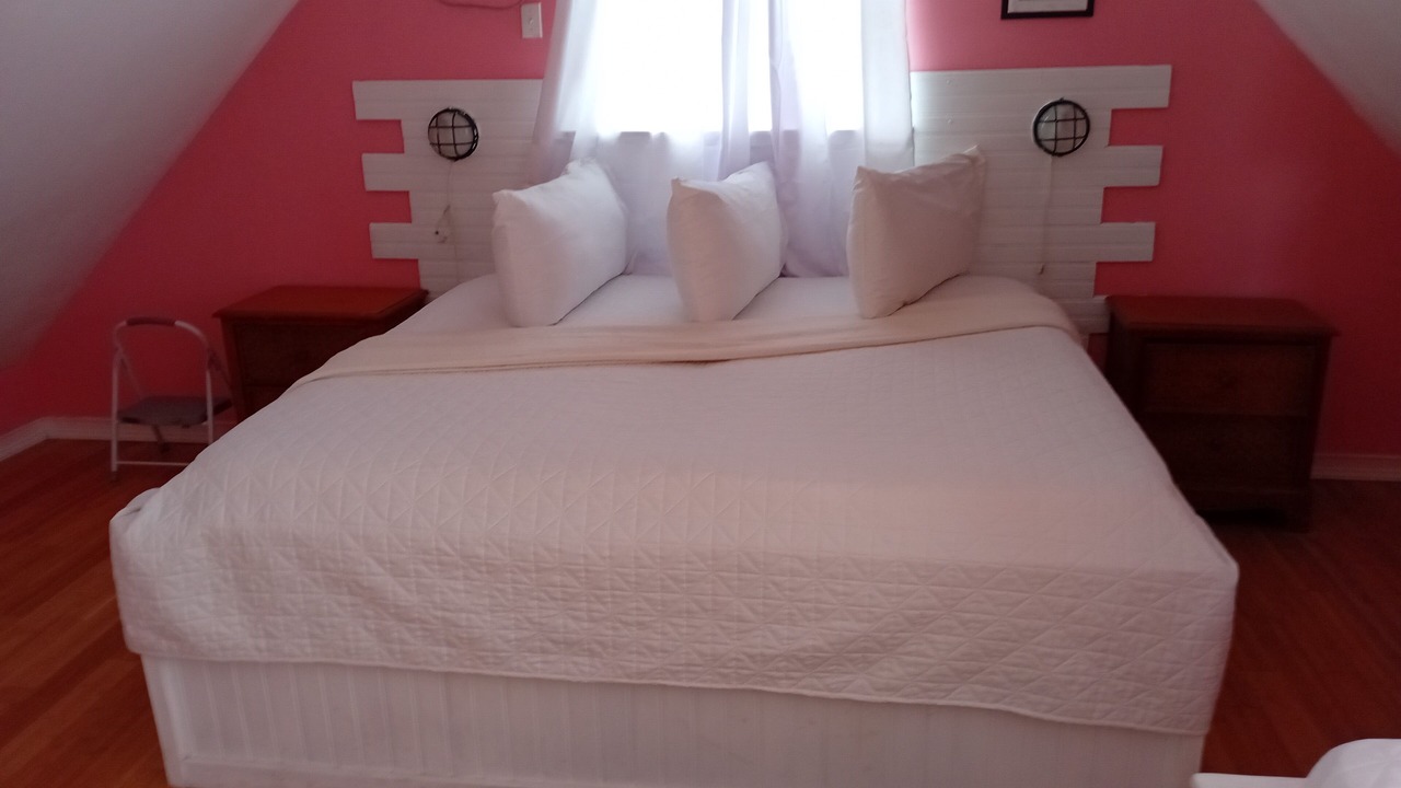 Photo of Bedroom in Tar Bay