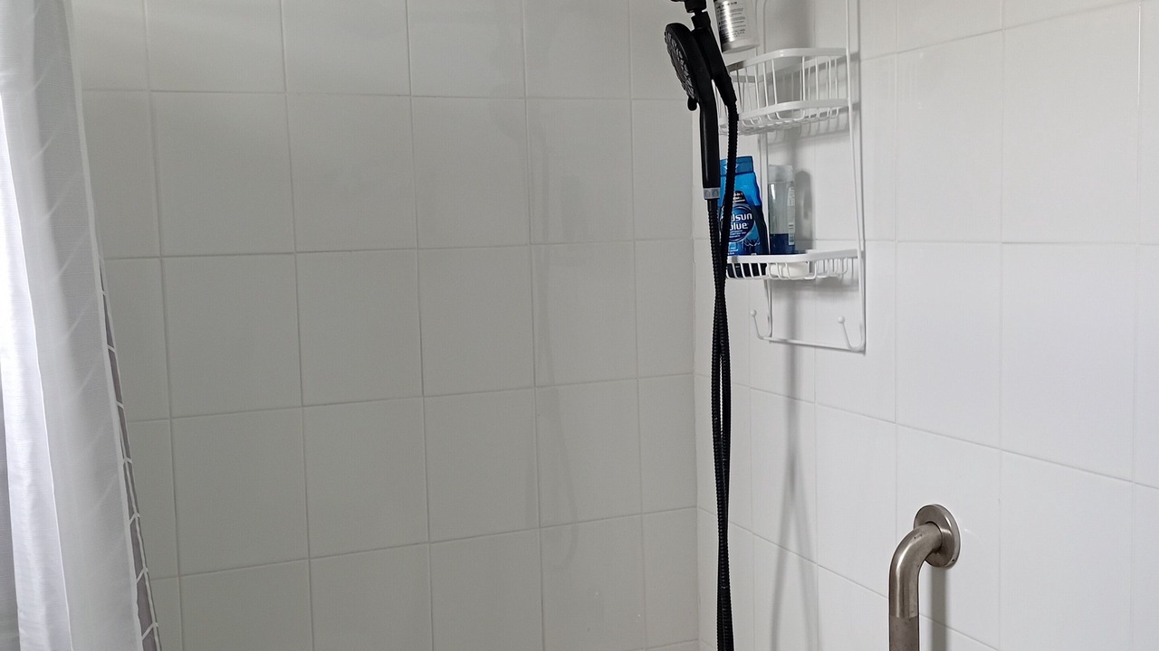Photo of Bathroom in Tar Bay