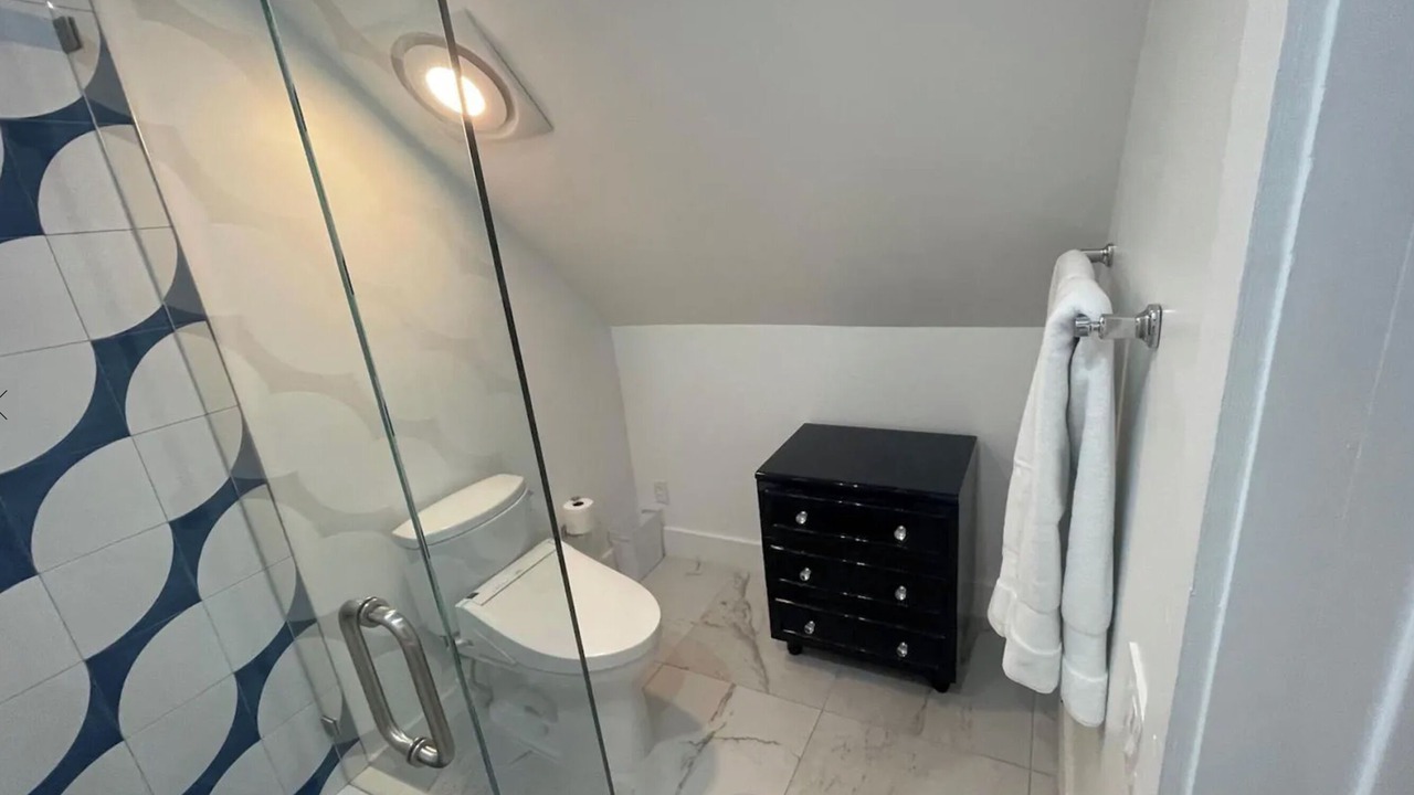 Photo of Bathroom in Green Turtle Cay