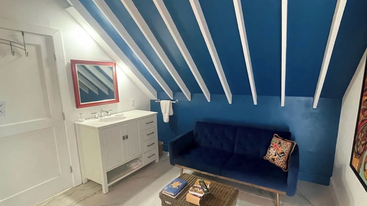 Photo of Livingroom in Green Turtle Cay