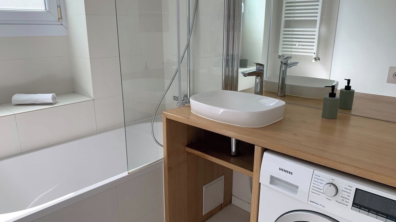 Photo of Bathroom in 9th Arrondissement