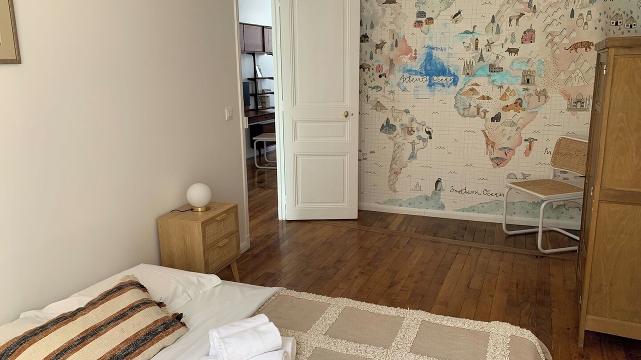 Photo of Bedroom in 9th Arrondissement