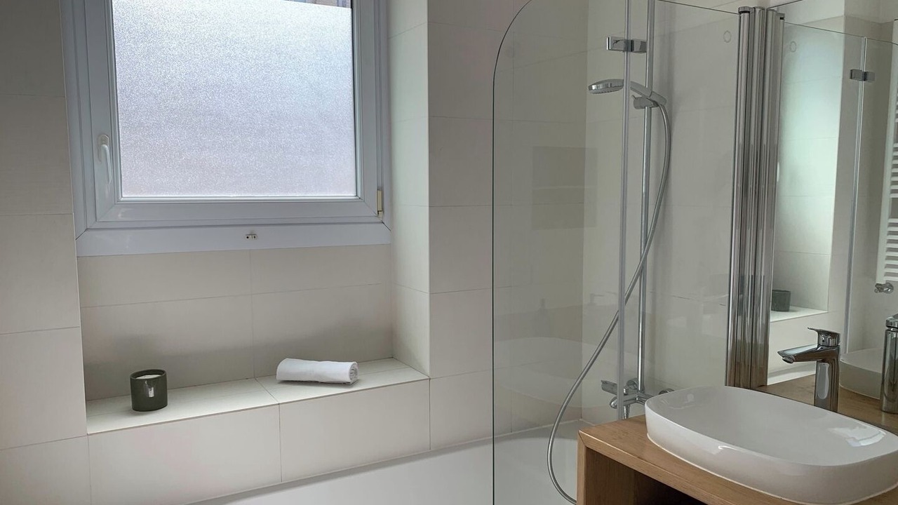 Photo of Bathroom in 9th Arrondissement