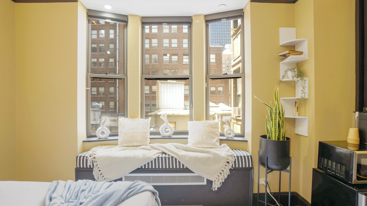 Photo of Bedroom in Theater District