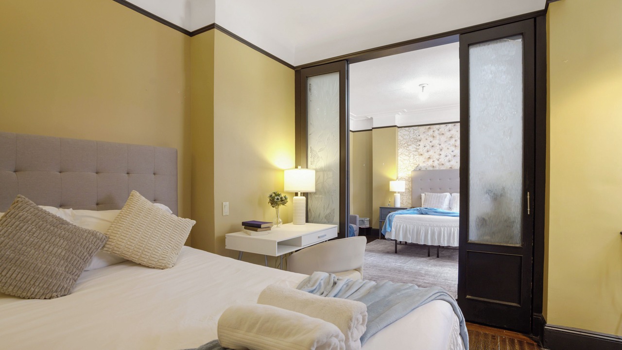 Photo of Bedroom in Theater District