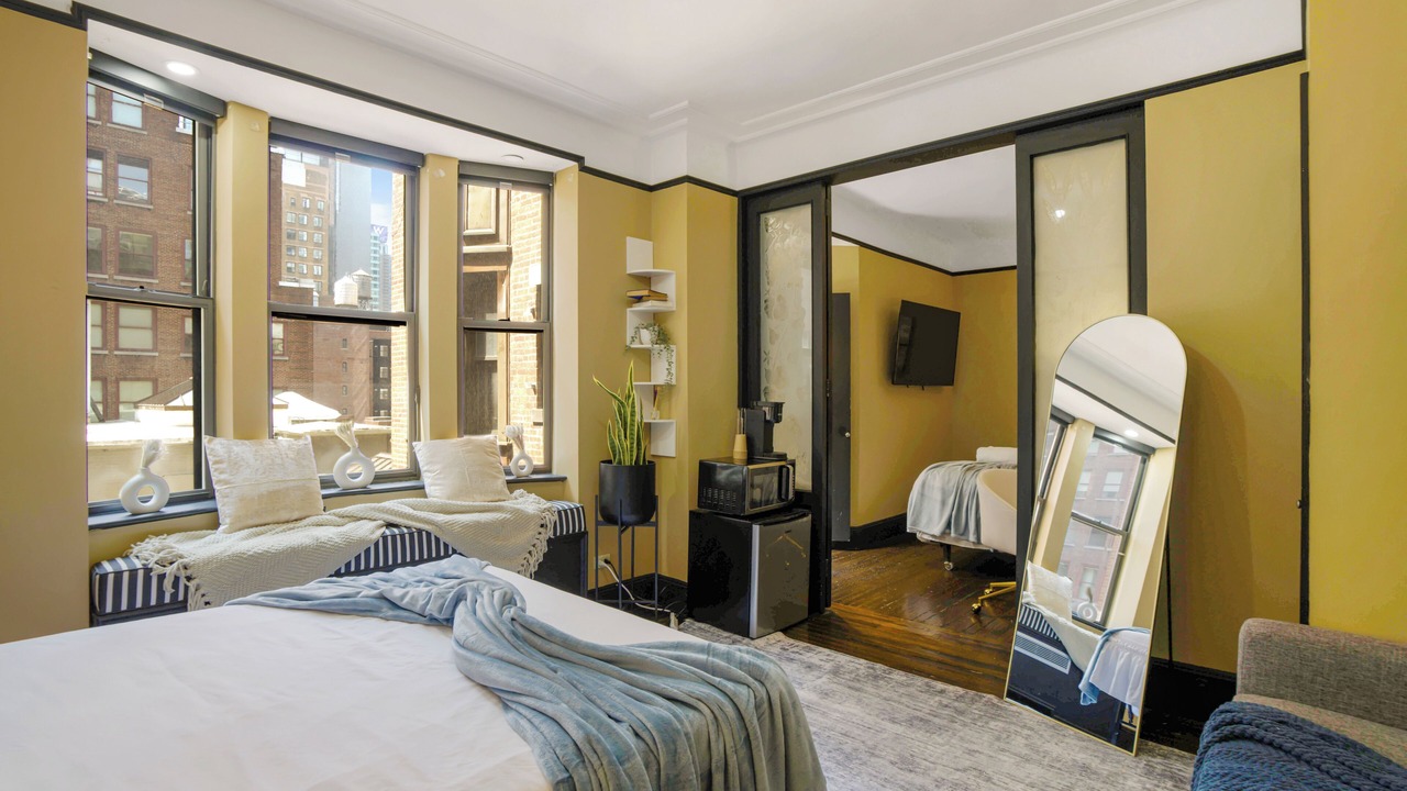 Photo of Bedroom in Theater District