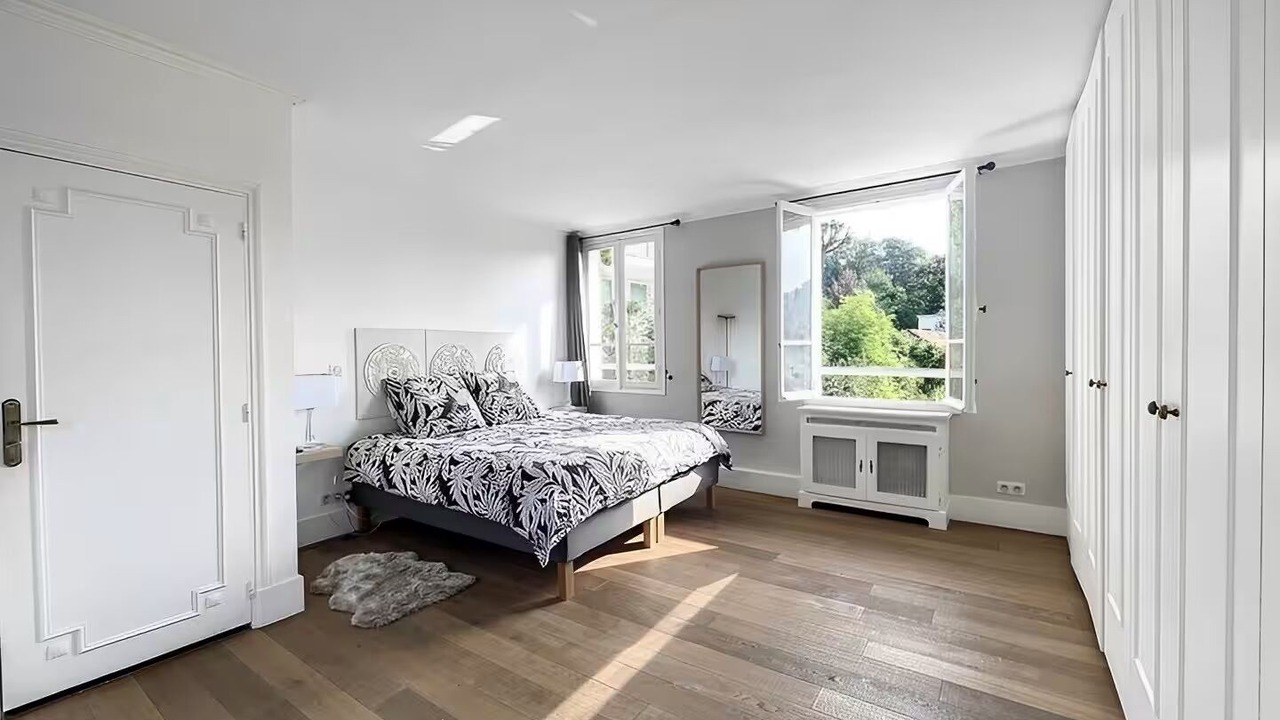 Photo of Bedroom in Le Plessis-Robinson