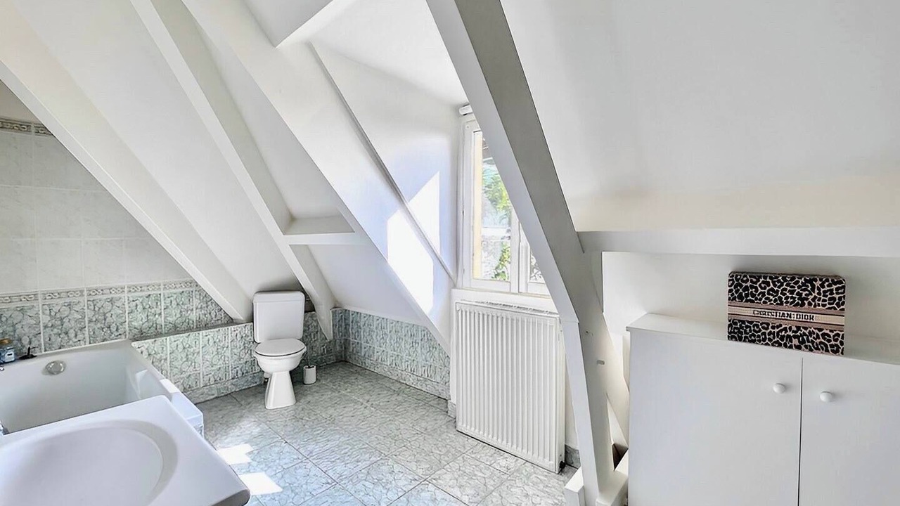 Photo of Bathroom in Le Plessis-Robinson