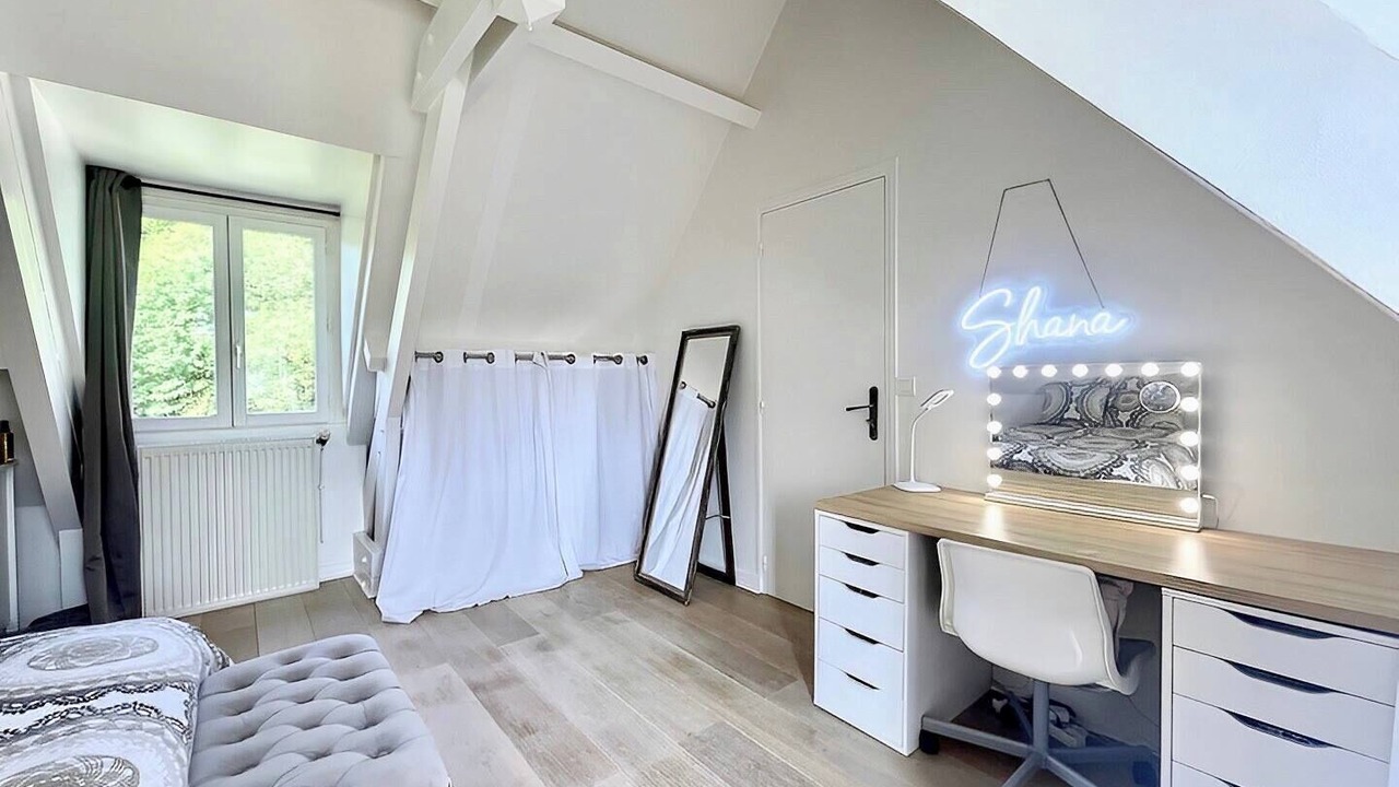 Photo of Bedroom in Le Plessis-Robinson