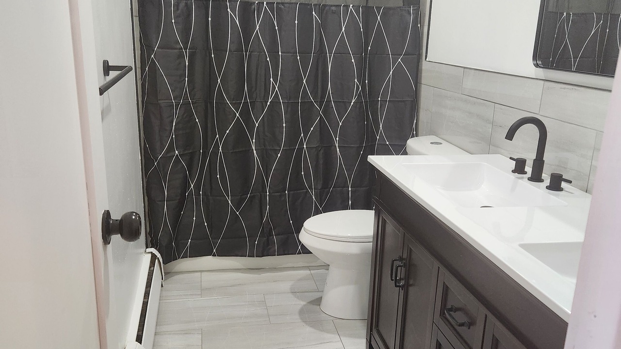 Photo of Bathroom in Canarsie