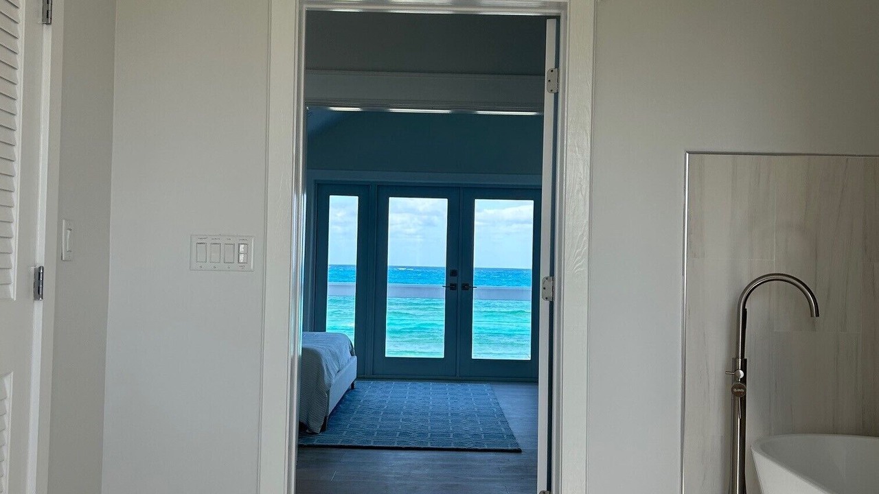 Photo of Bathroom in Green Turtle Cay