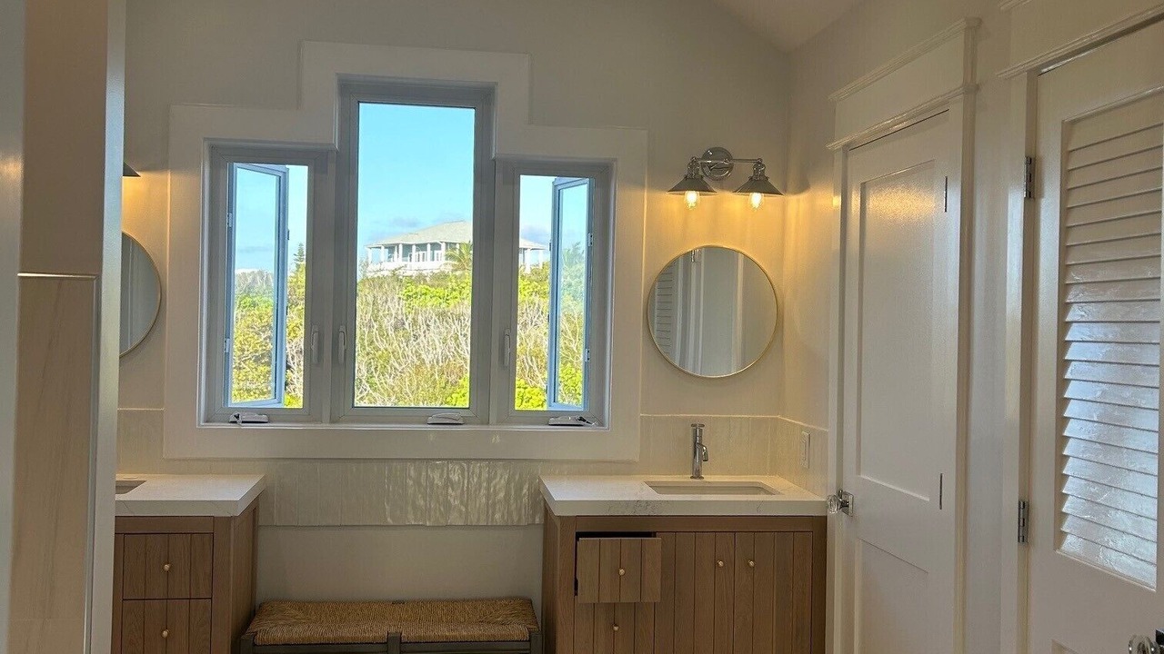 Photo of Bathroom in Green Turtle Cay