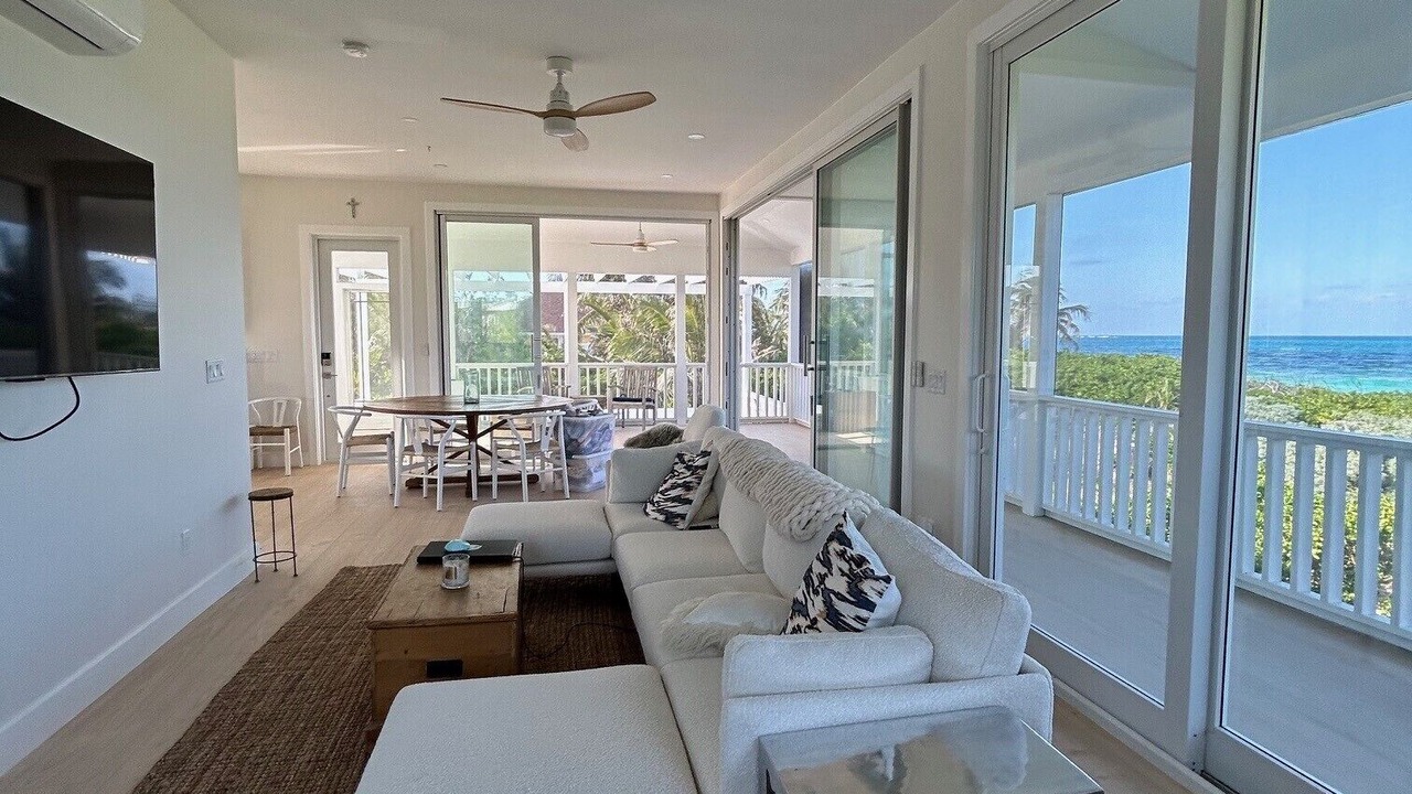 Photo of Bedroom in Green Turtle Cay