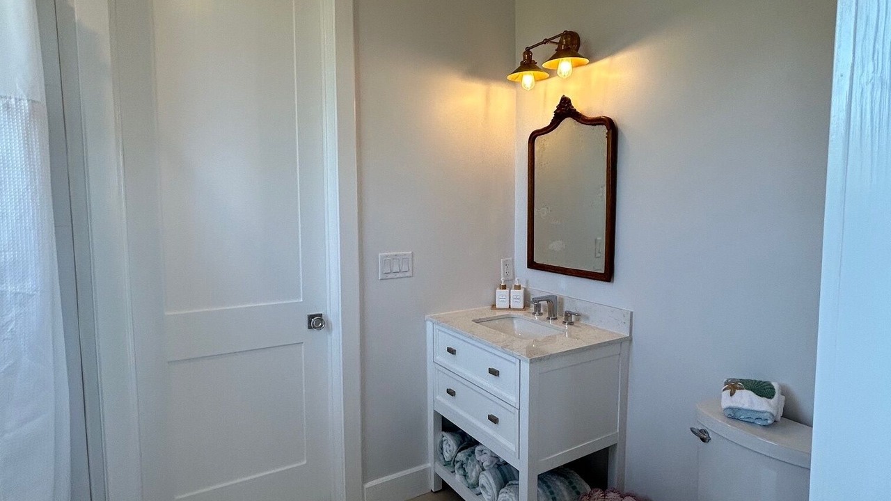 Photo of Bathroom in Green Turtle Cay