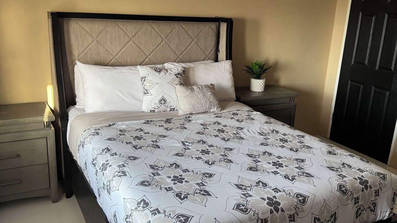 Photo of Bedroom in Hellshire