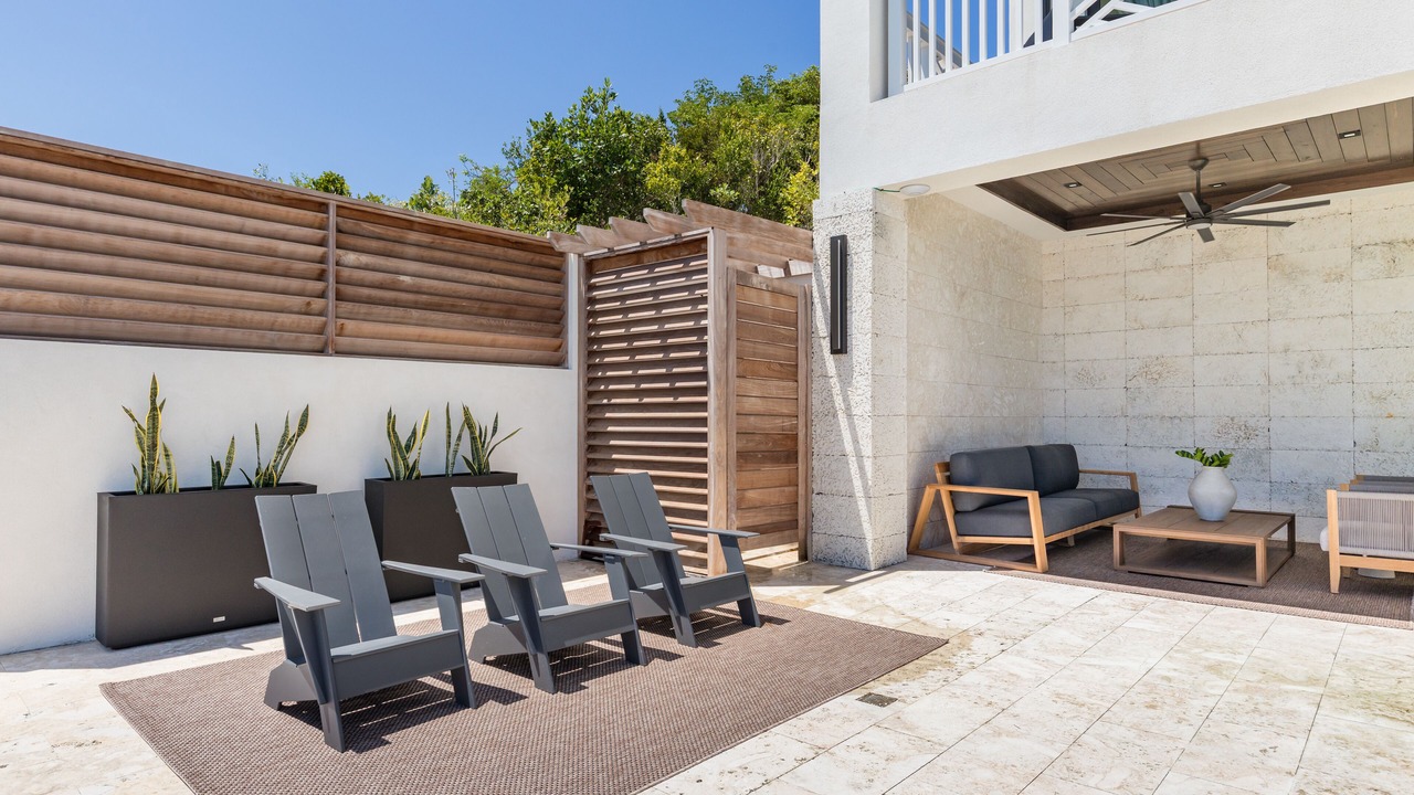 Photo of Patio Balcony in Staniel Cay