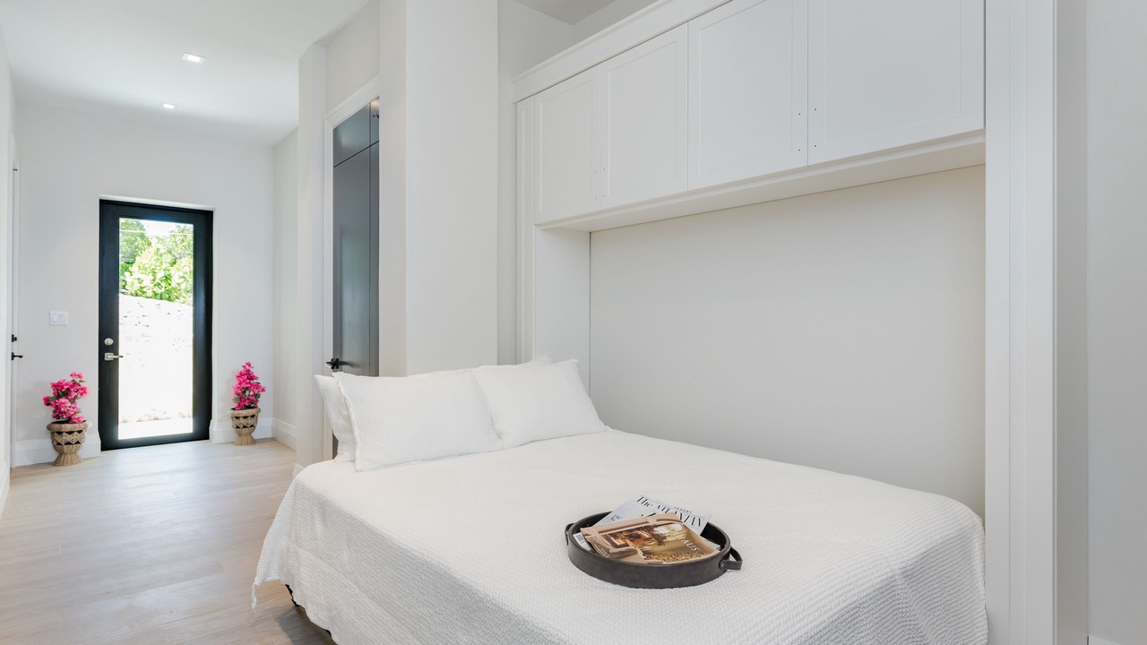Photo of Bedroom in Staniel Cay