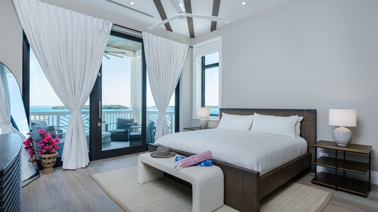 Photo of Bedroom in Staniel Cay
