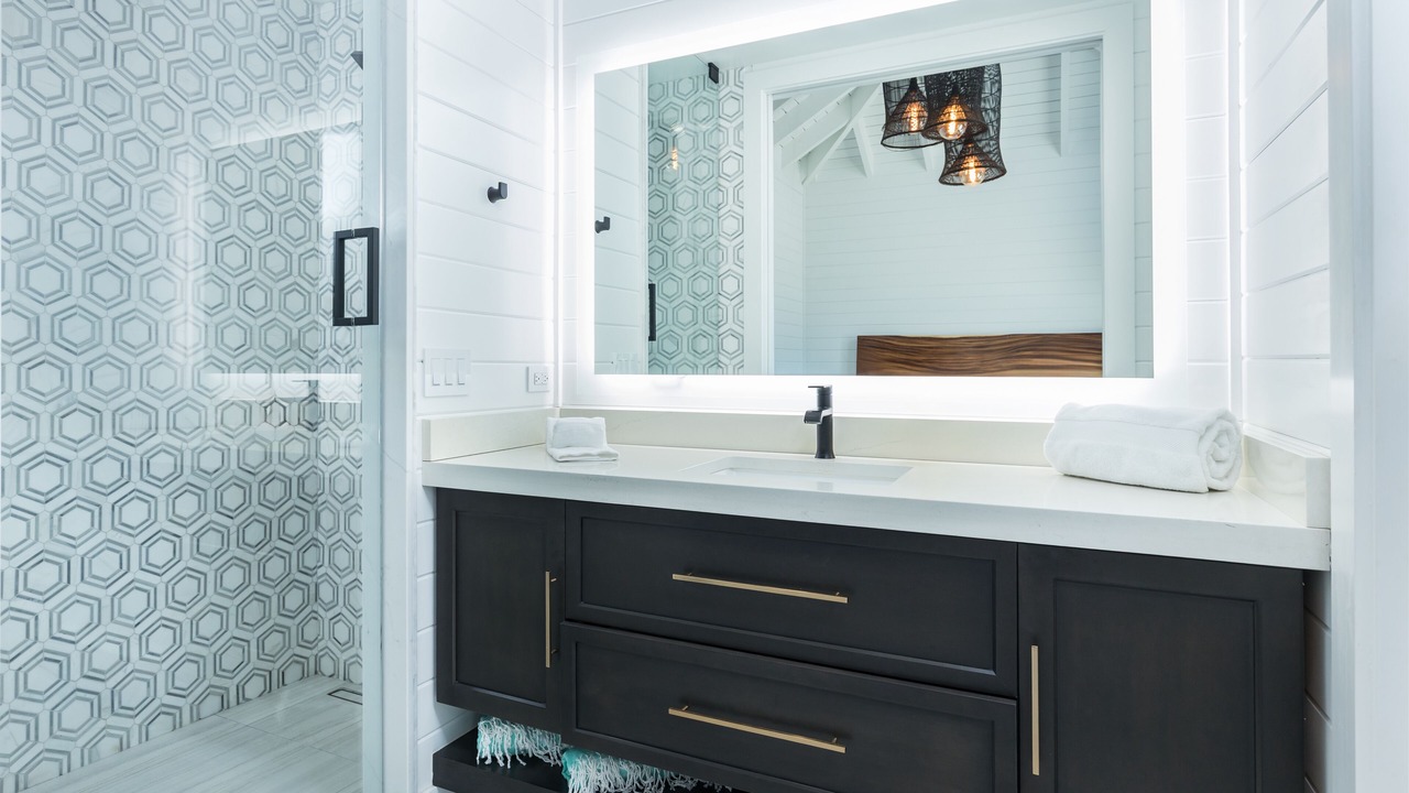 Photo of Bathroom in Staniel Cay