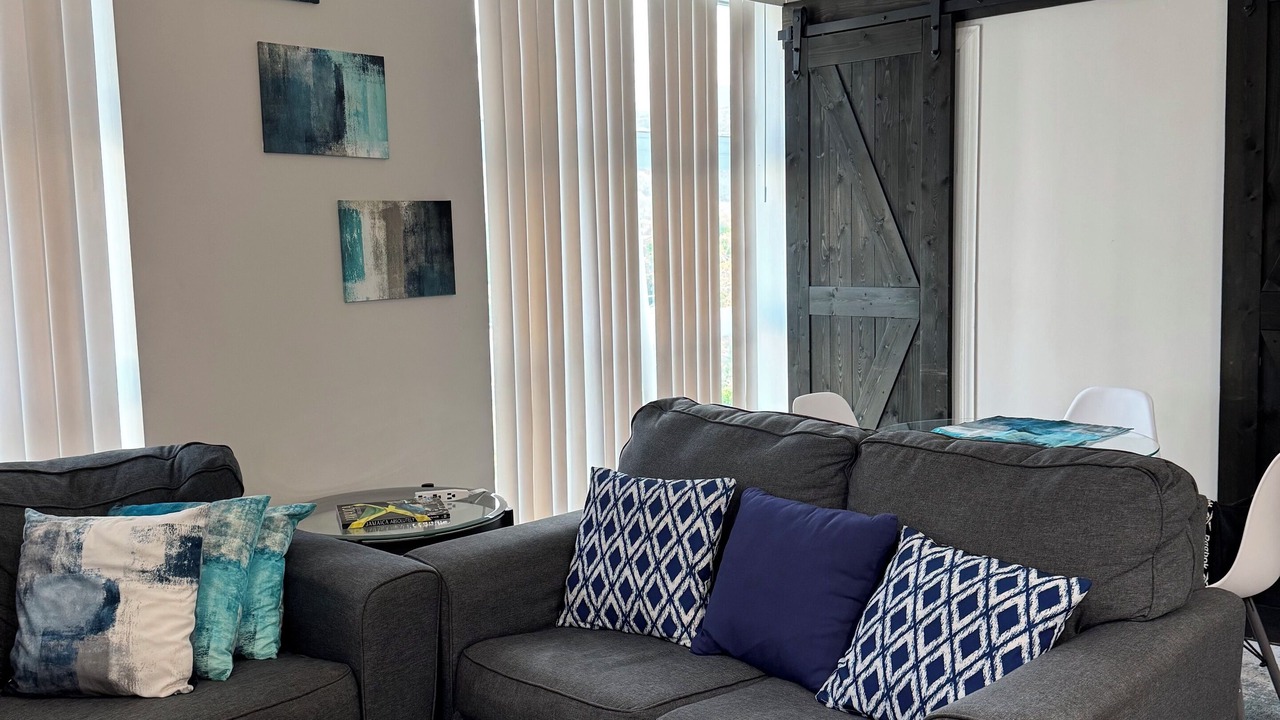 Photo of Livingroom in Beverly Hills
