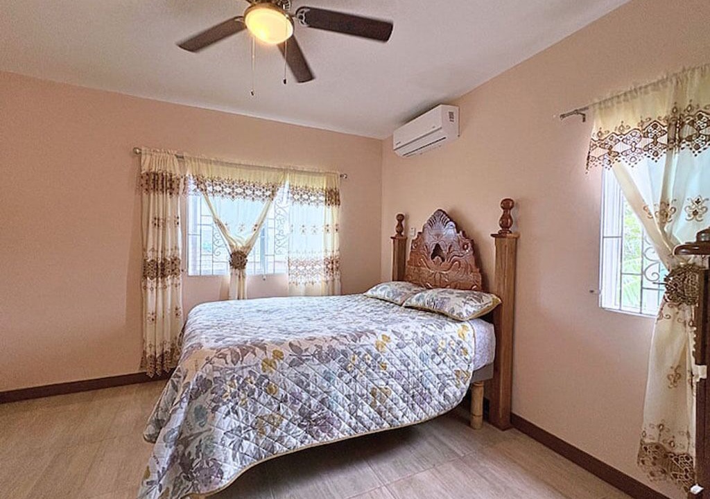 Photo of Bedroom in Mango Walk