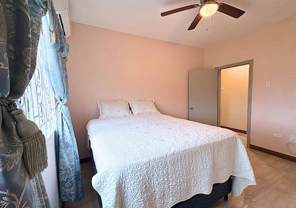 Photo of Bedroom in Mango Walk