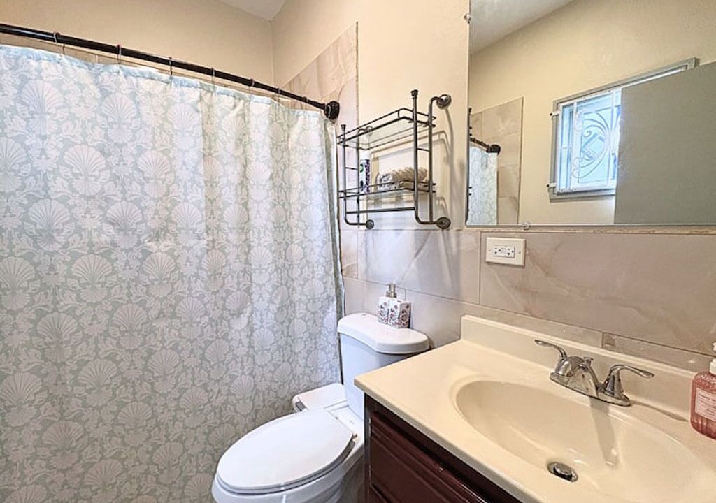 Photo of Bathroom in Mango Walk