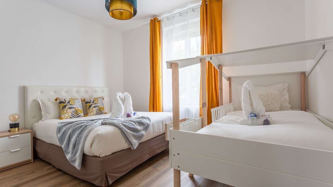 Photo of Bedroom in Villeneuve-le-Roi