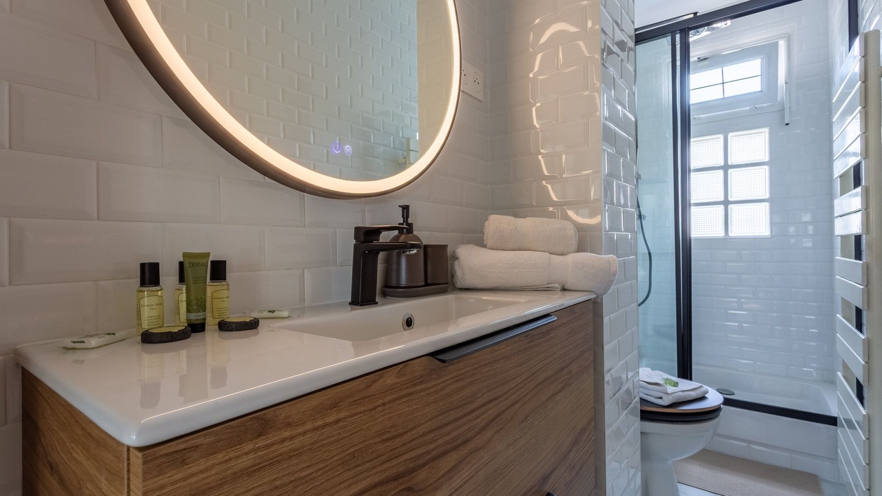 Photo of Bathroom in Villeneuve-le-Roi