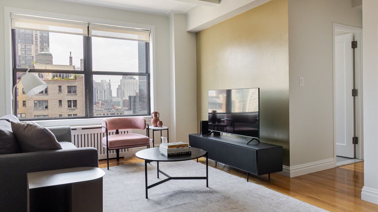 Photo of Livingroom in Sutton Place