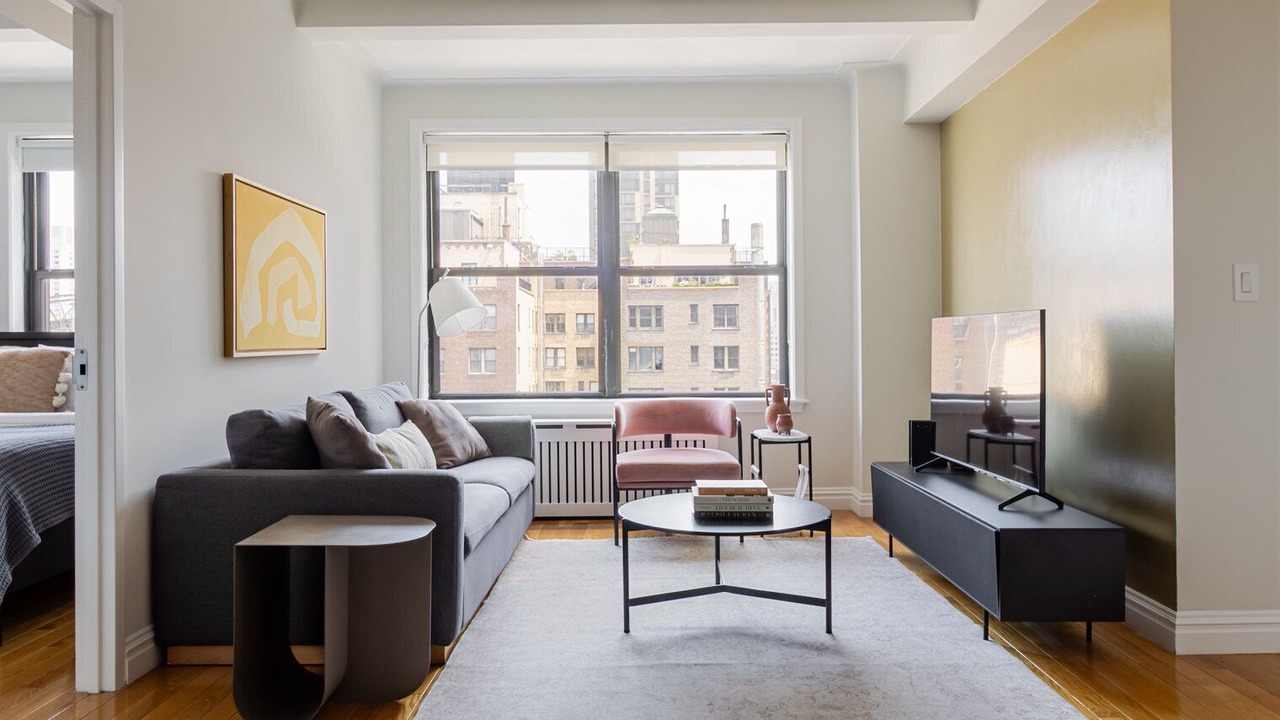 Photo of Livingroom in Sutton Place