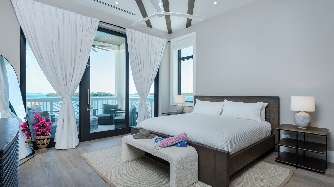 Photo of Bedroom in Staniel Cay