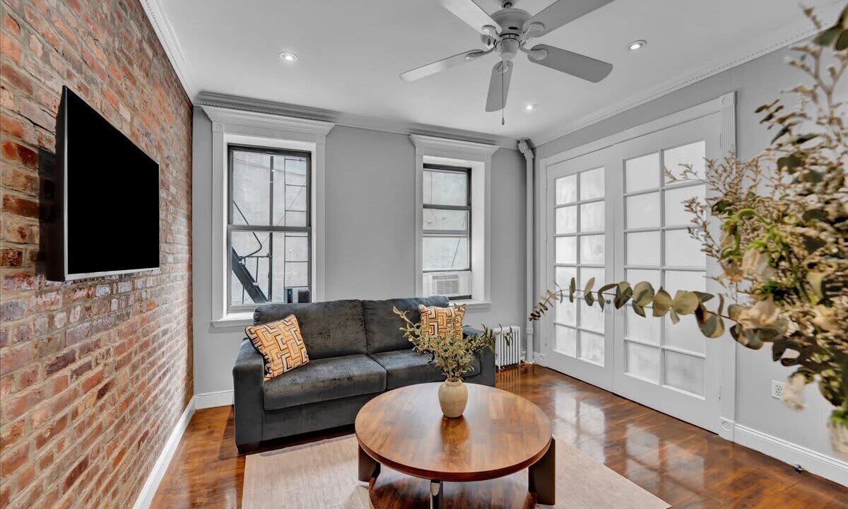 Photo of Livingroom in Gramercy