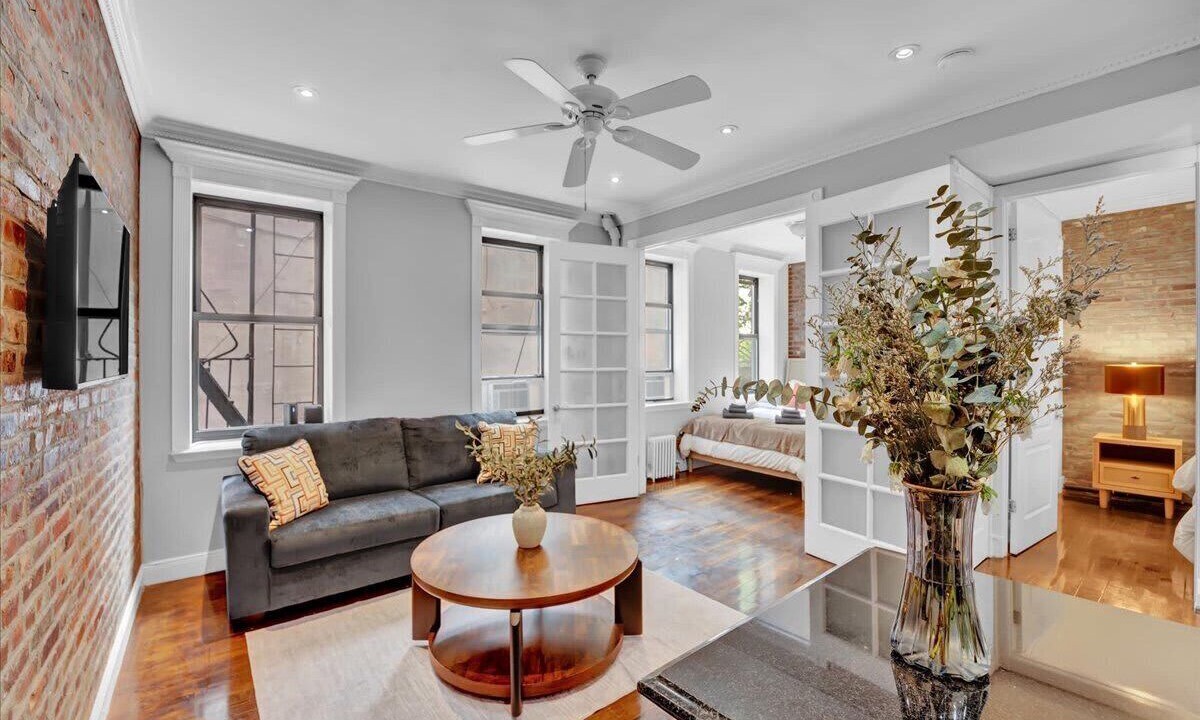 Photo of Livingroom in Gramercy