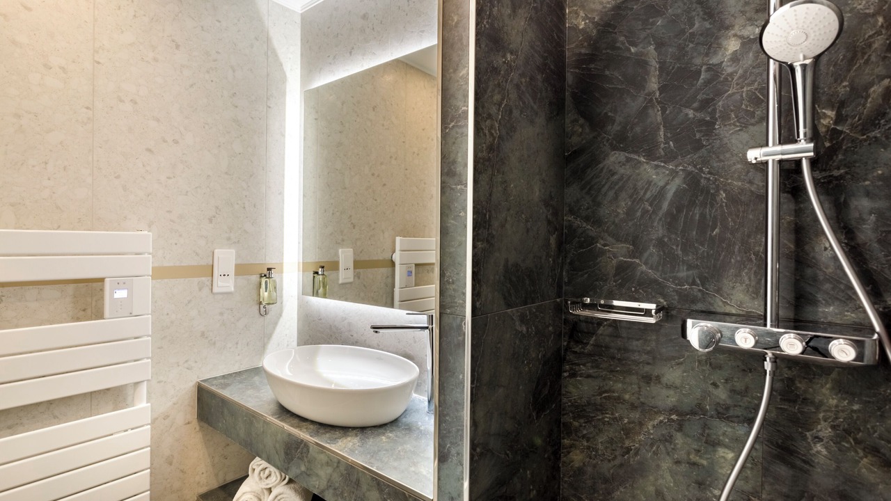 Photo of Bathroom in Quartier Saint-Ambroise