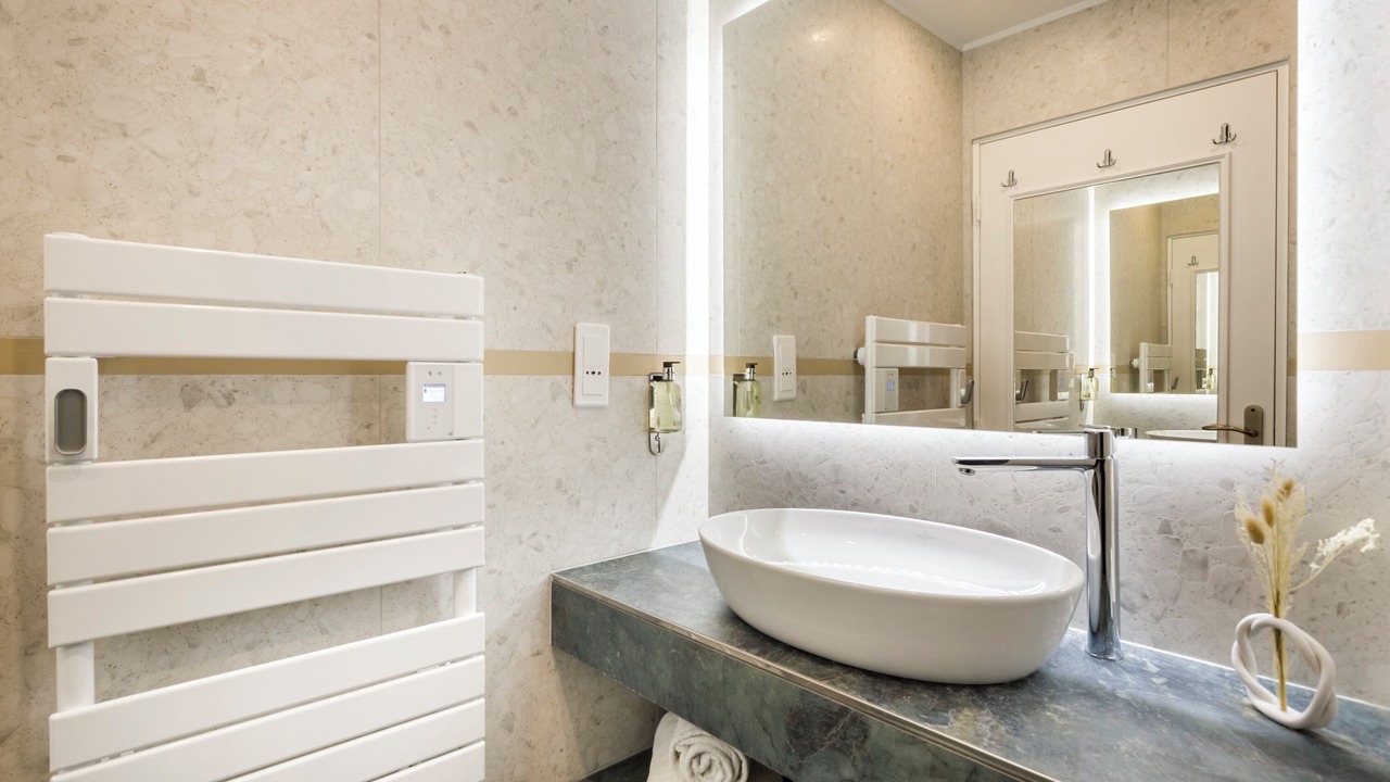 Photo of Bathroom in Quartier Saint-Ambroise