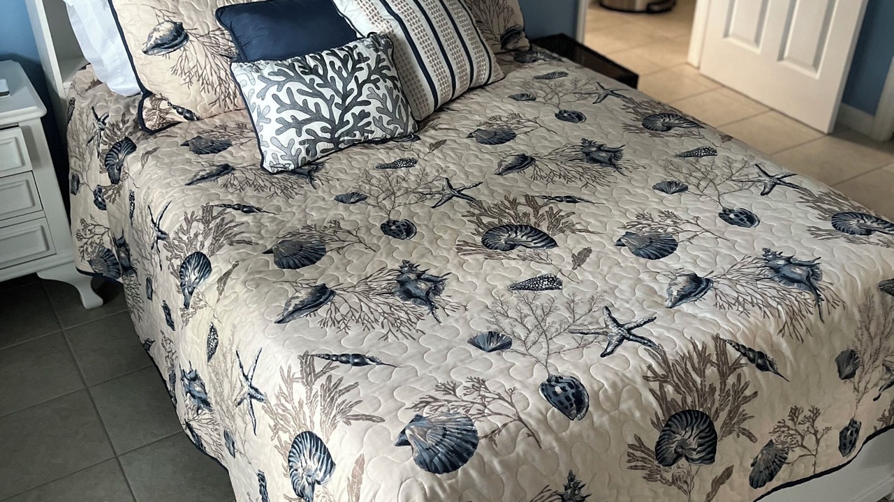 Photo of Bedroom in Treasure Cay