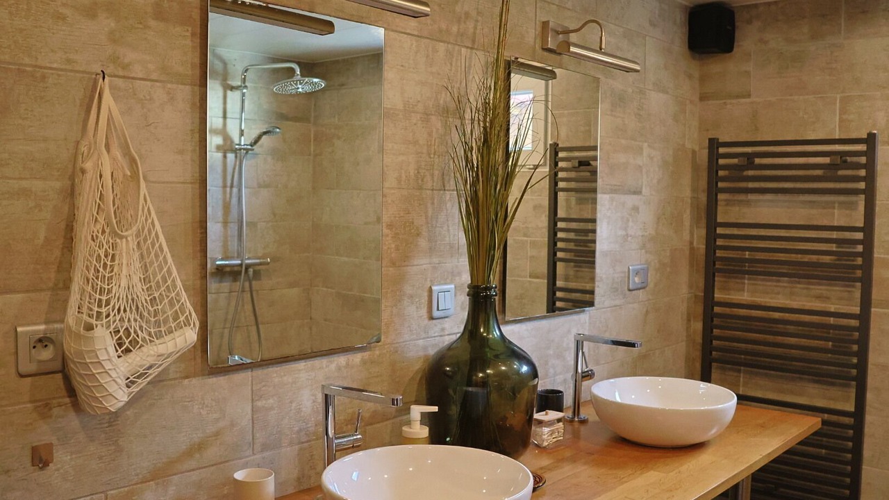 Photo of Bathroom in Villeneuve-Saint-Georges