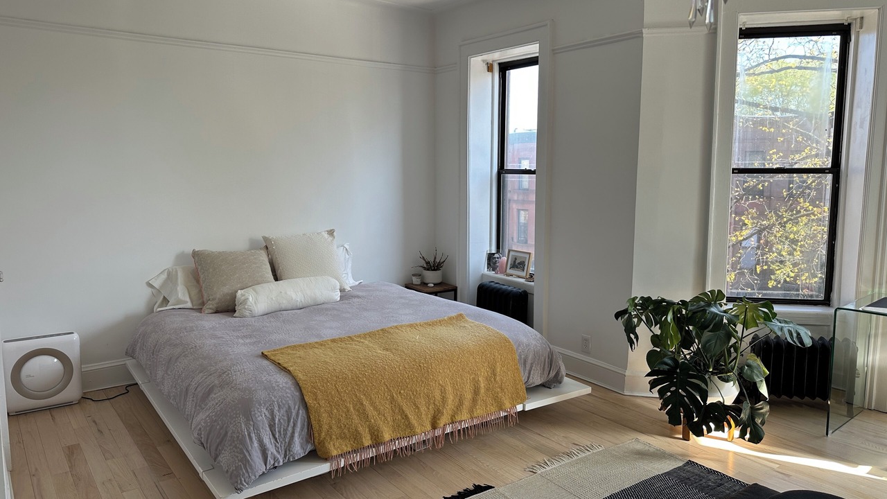 Photo of Bedroom in Prospect-Lefferts Gardens Historic District