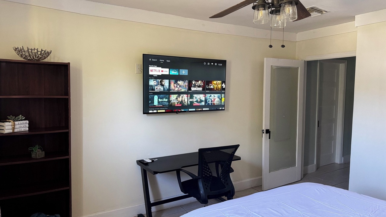 Photo of Bedroom in Tar Bay