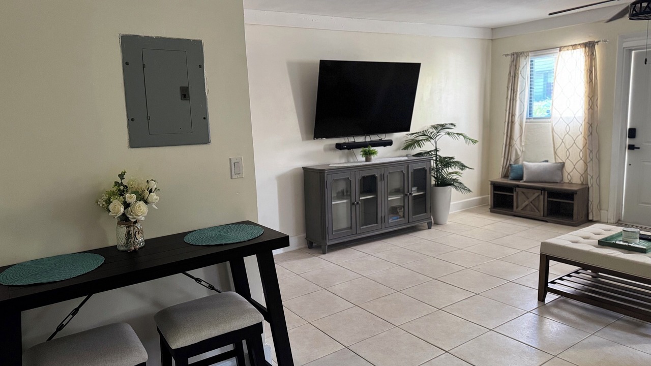 Photo of Livingroom in Tar Bay