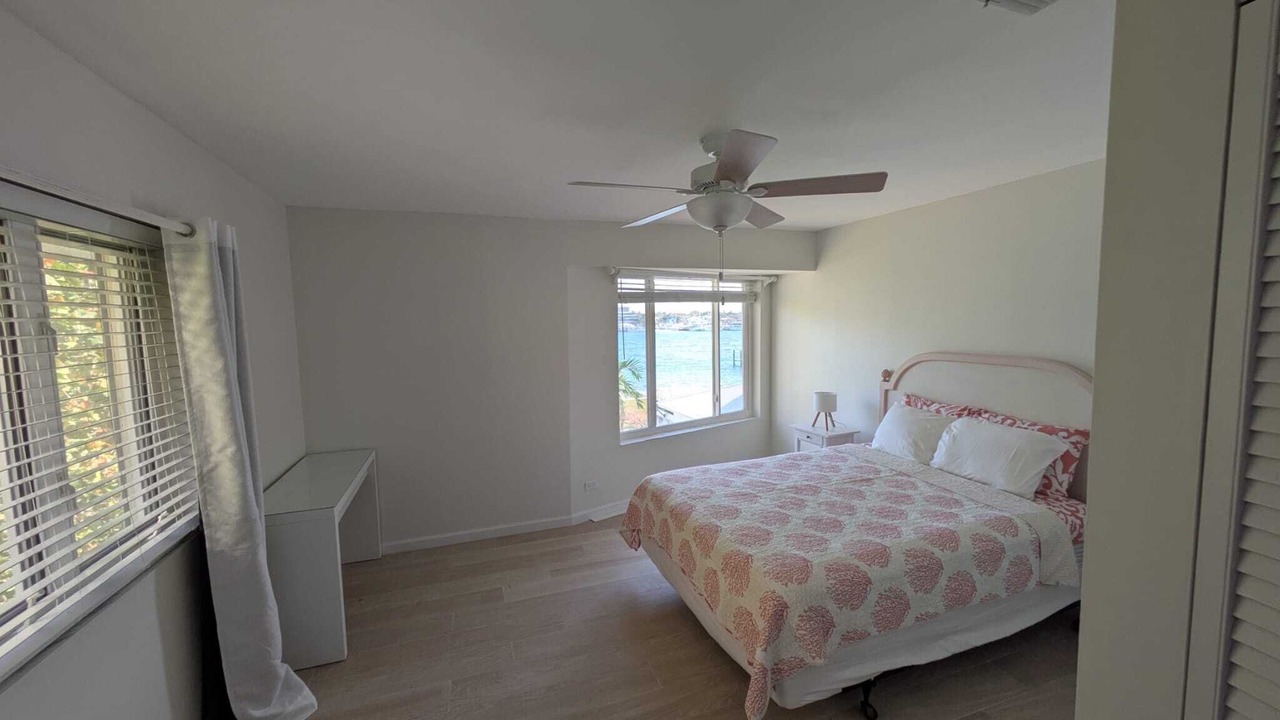 Photo of Bedroom in Paradise Island