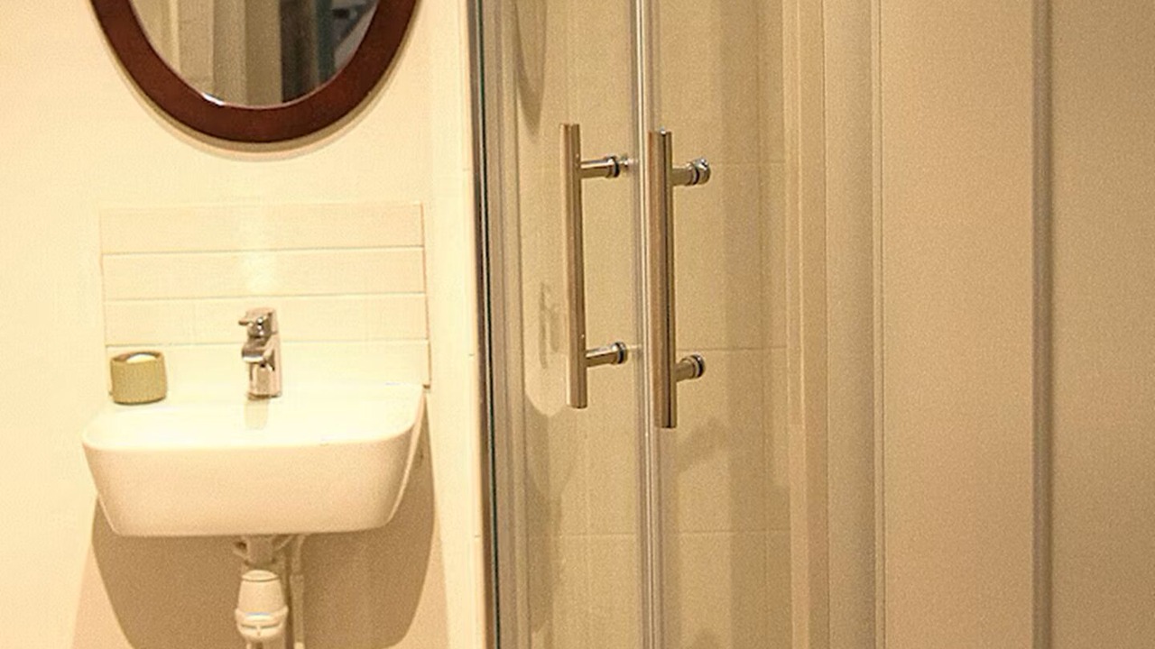 Photo of Bathroom in Petit-Ivry