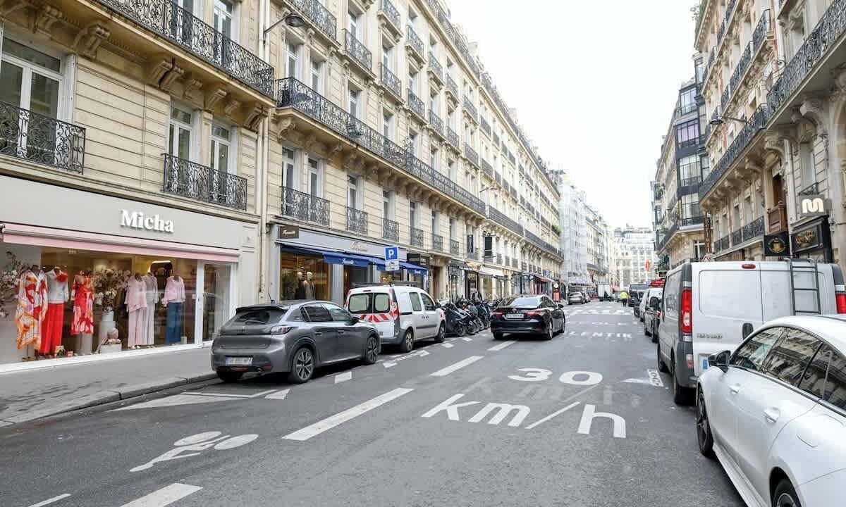 Photo of Others in Champs-Elysees