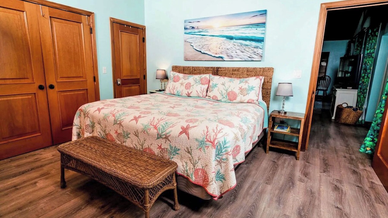 Photo of Bedroom in Spanish Wells