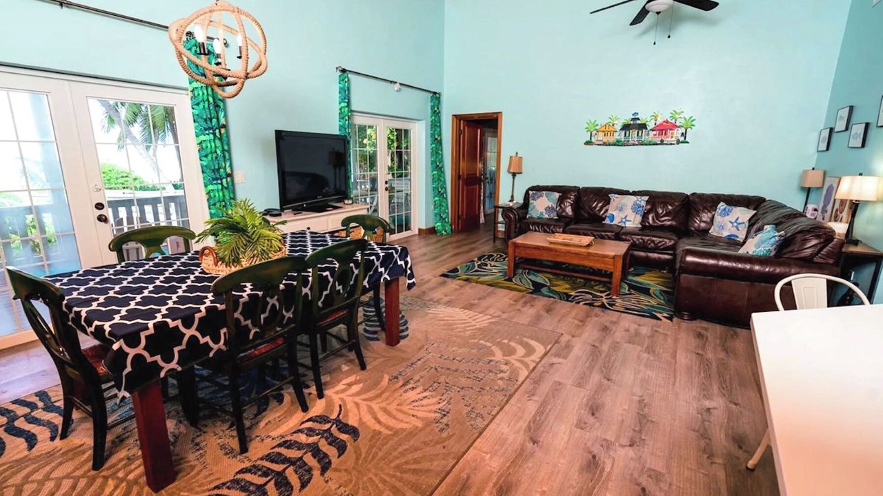 Photo of Livingroom in Spanish Wells