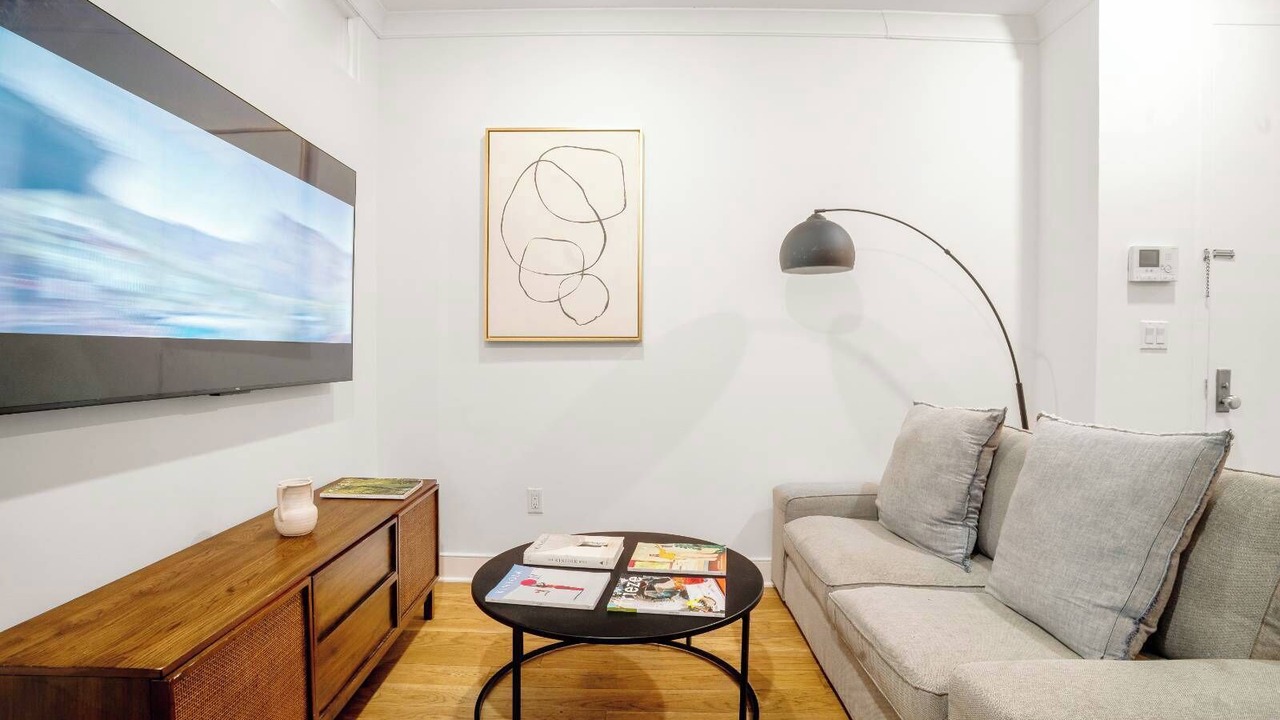 Photo of Livingroom in Tudor City