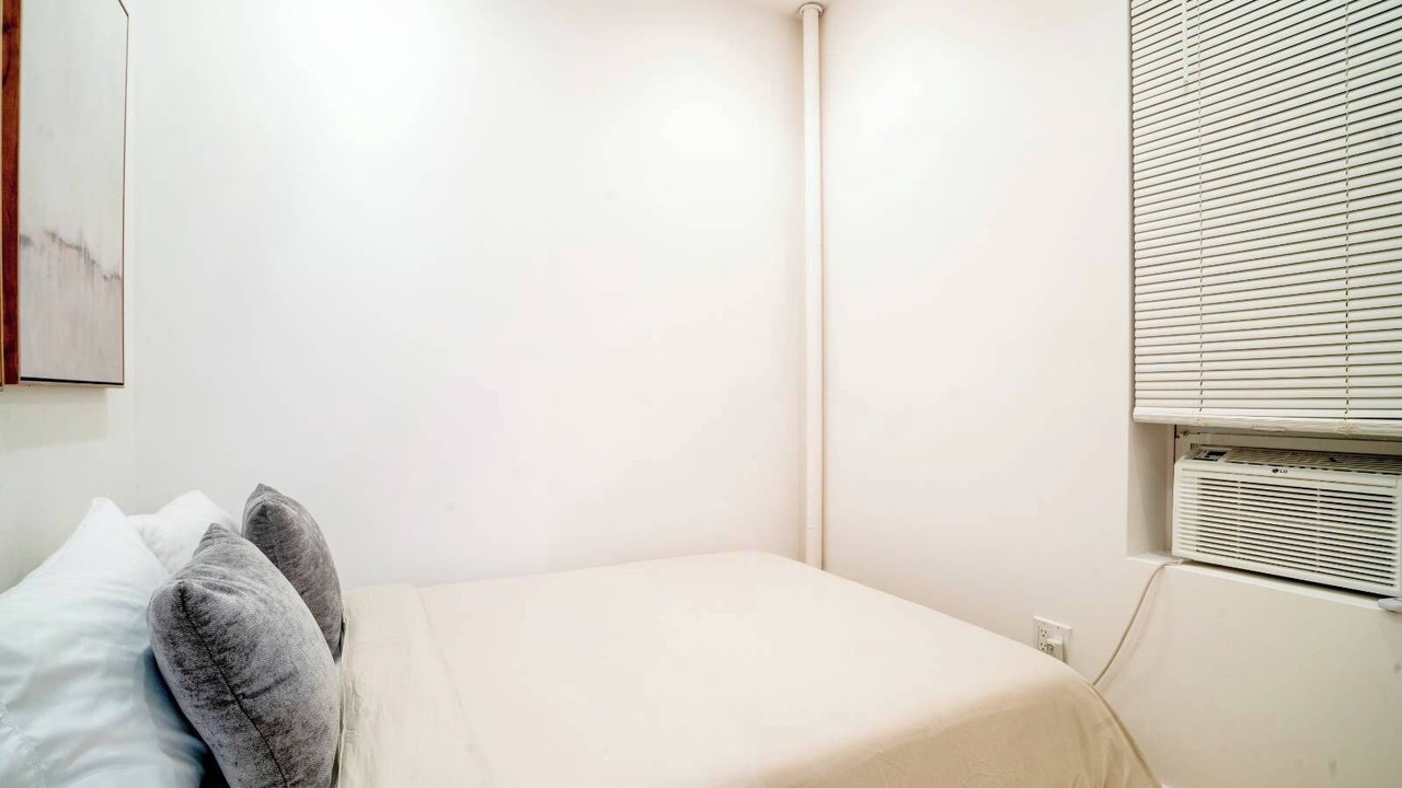 Photo of Bedroom in Tudor City