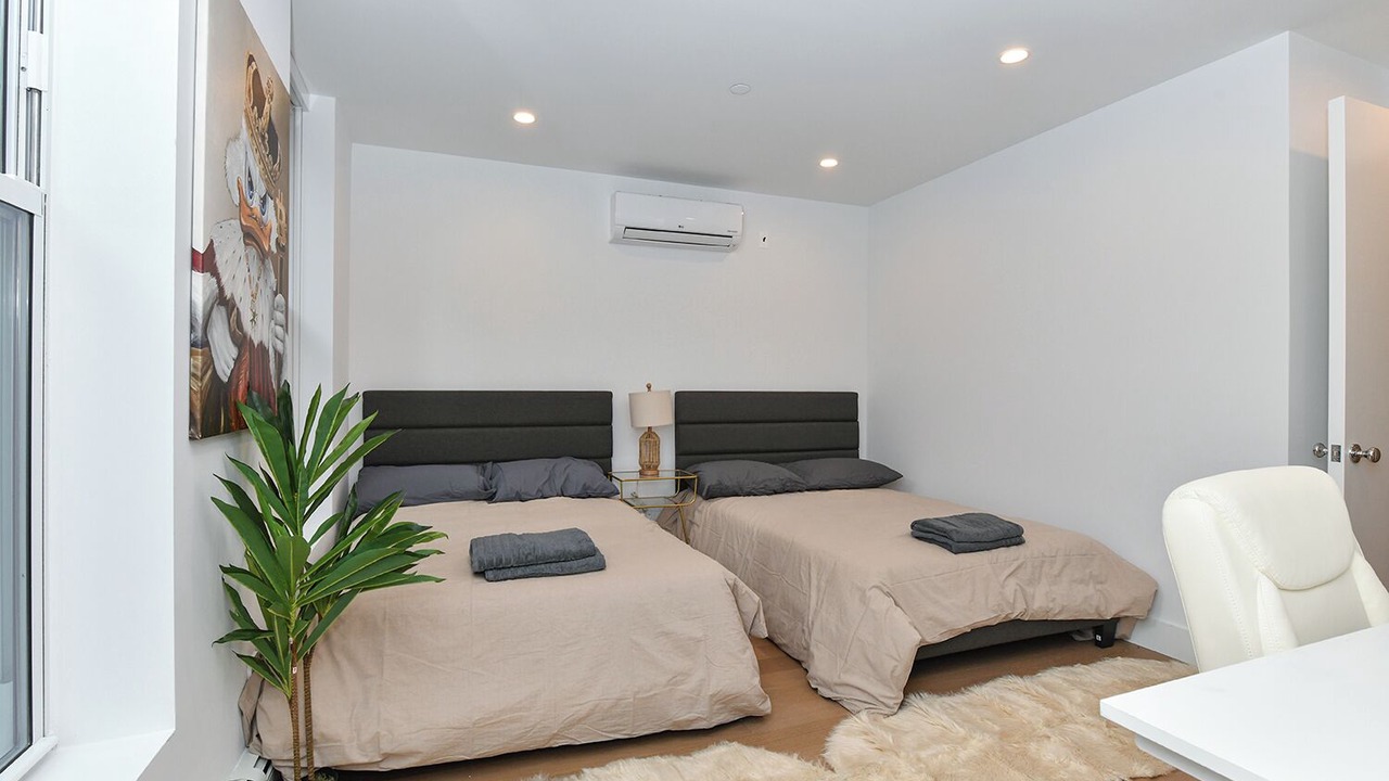 Photo of Bedroom in Turtle Bay